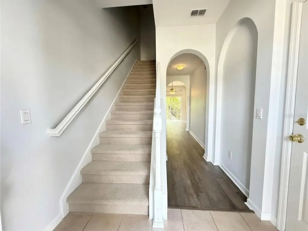 823 Pine Pointe Lane Orlando FL 32828
