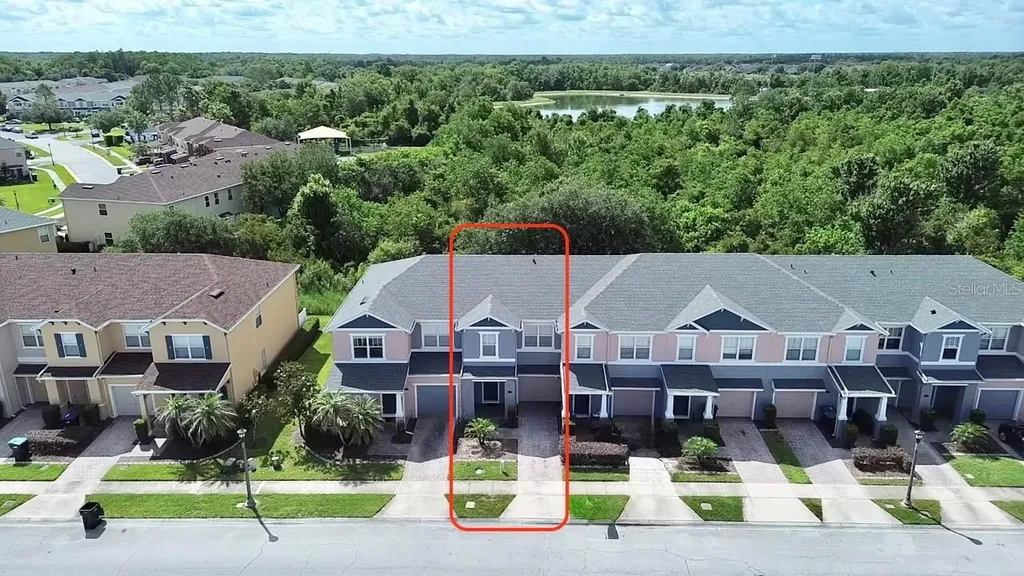 823 Pine Pointe Lane Orlando FL 32828