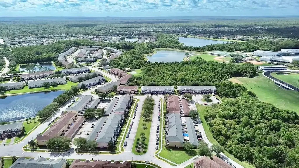 823 Pine Pointe Lane Orlando FL 32828