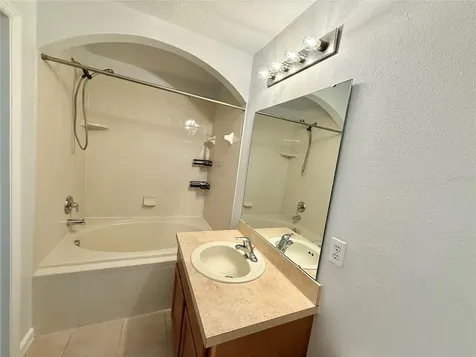 823 Pine Pointe Lane Orlando FL 32828