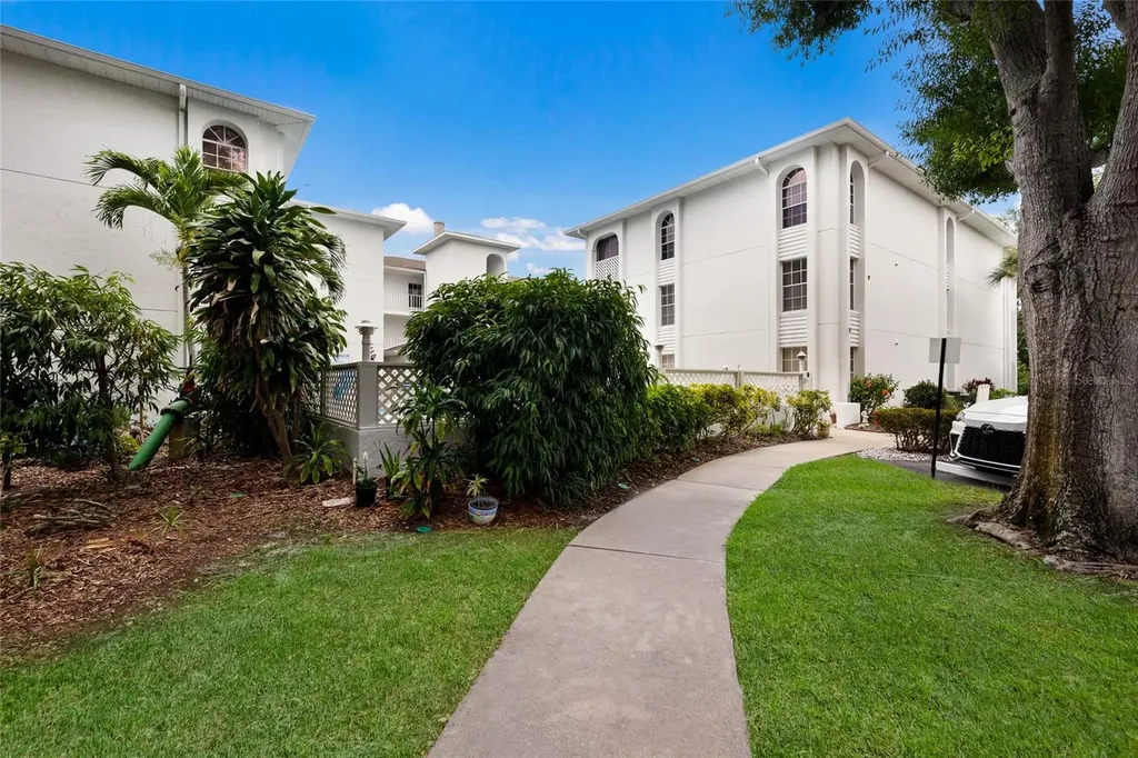6304 Pointe West Boulevard Bradenton FL 34209