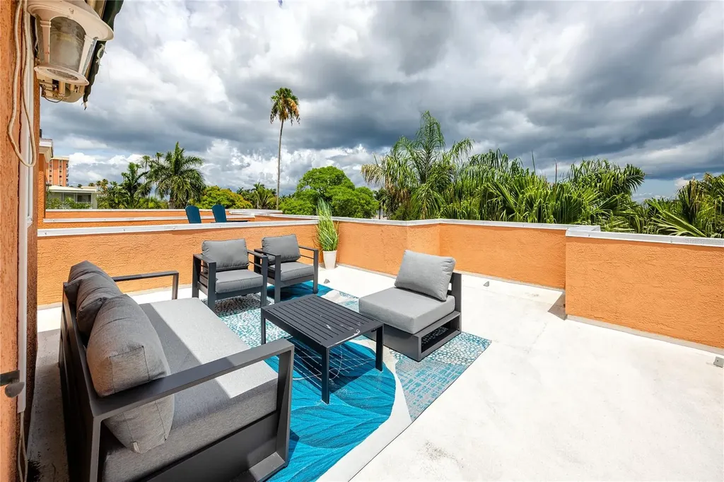 920 North Shore Drive NE St Petersburg FL 33701