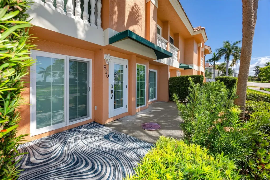 920 North Shore Drive NE St Petersburg FL 33701