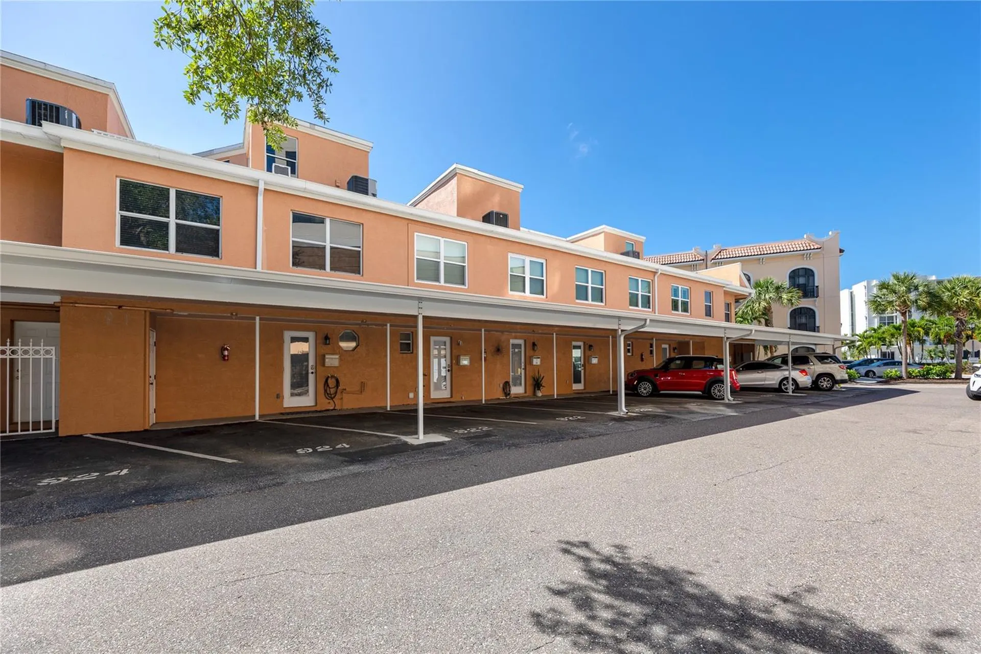 920 North Shore Drive NE St Petersburg FL 33701