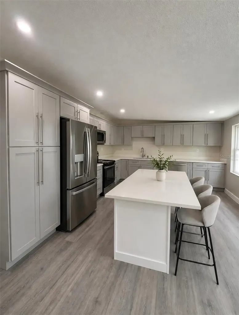 6532 S West Shore Circle Tampa FL 33616