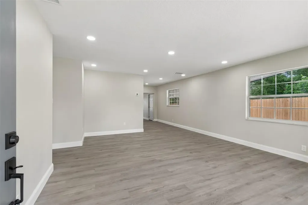 6532 S West Shore Circle Tampa FL 33616