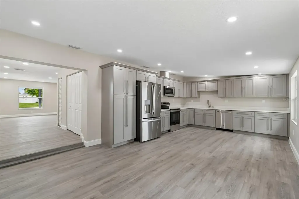 6532 S West Shore Circle Tampa FL 33616