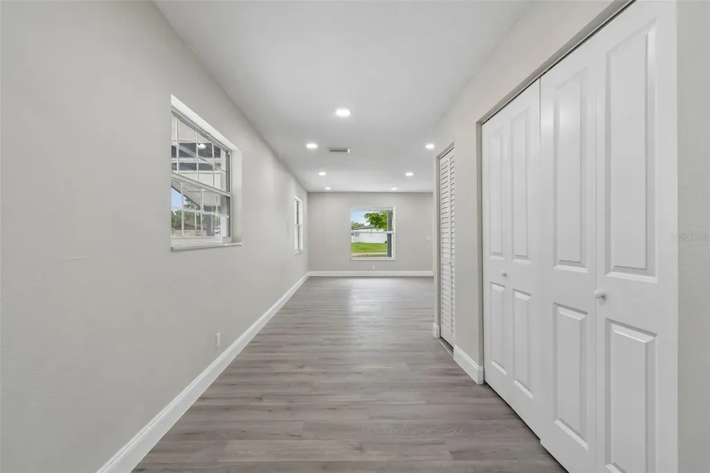 6532 S West Shore Circle Tampa FL 33616