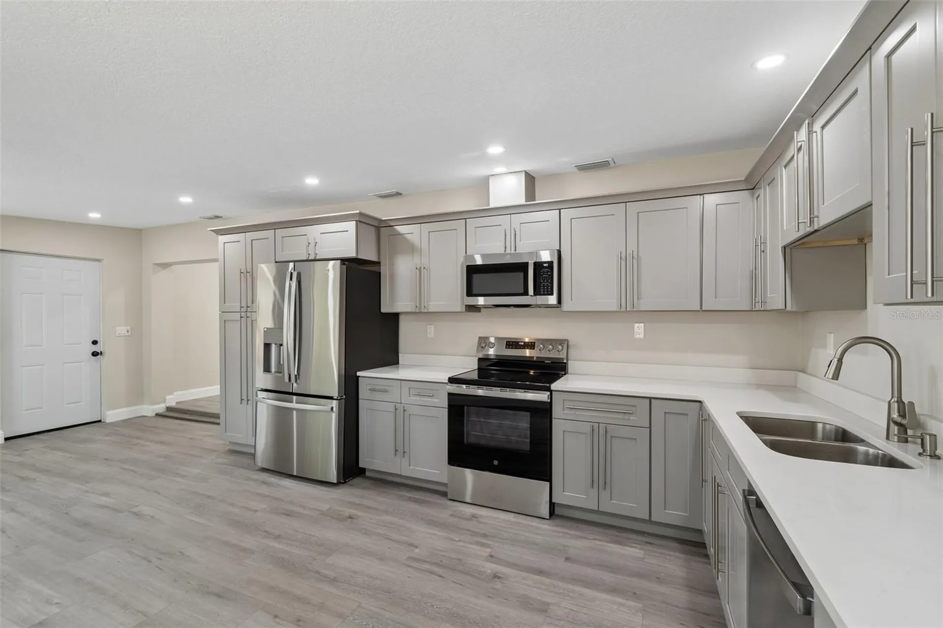 6532 S West Shore Circle Tampa FL 33616