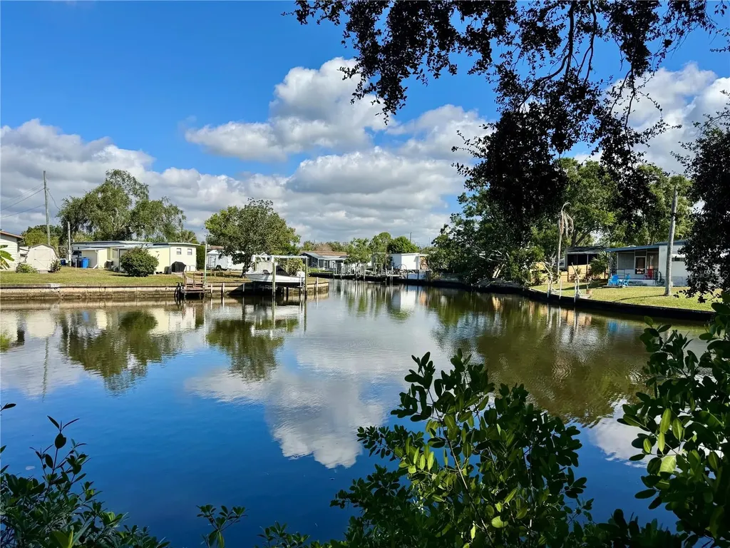 9205 Tudor Drive Tampa FL 33615