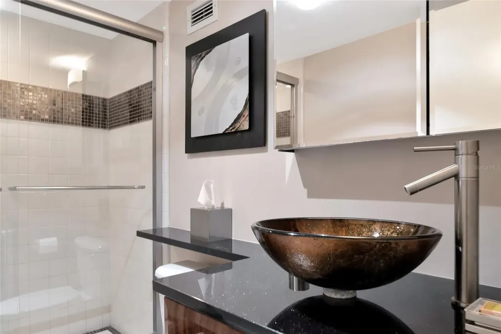 1111 N Gulfstream Ave #1a Avenue Sarasota FL 34236