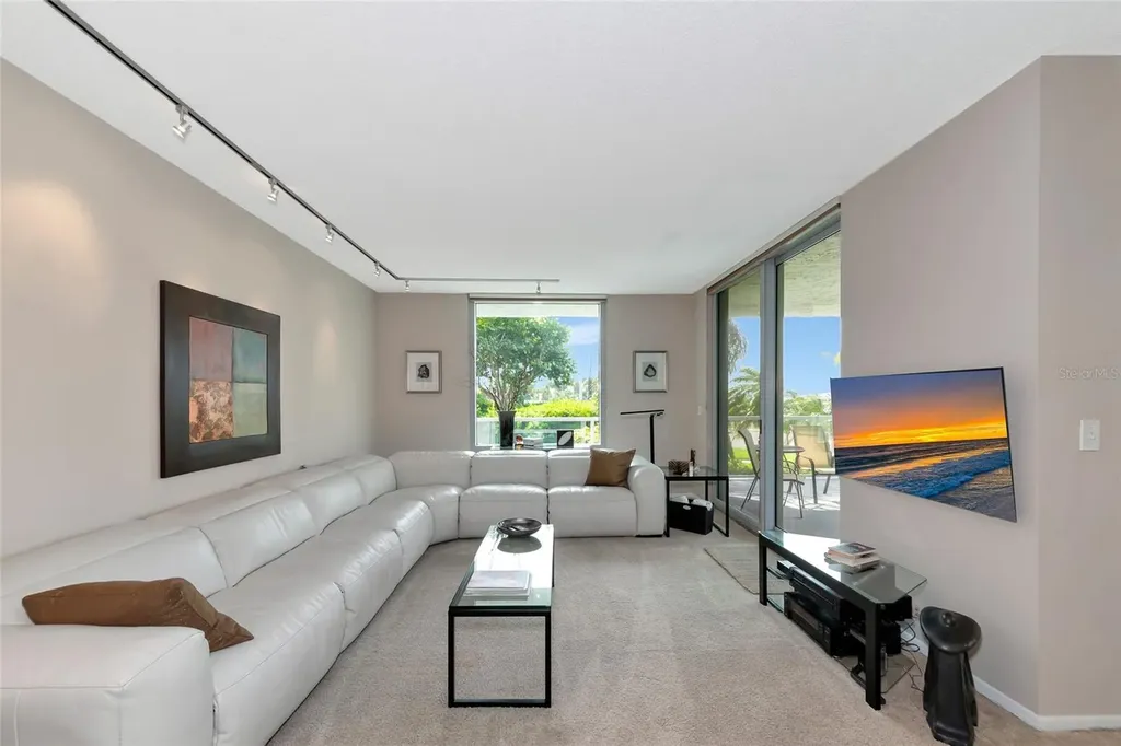 1111 N Gulfstream Ave #1a Avenue Sarasota FL 34236