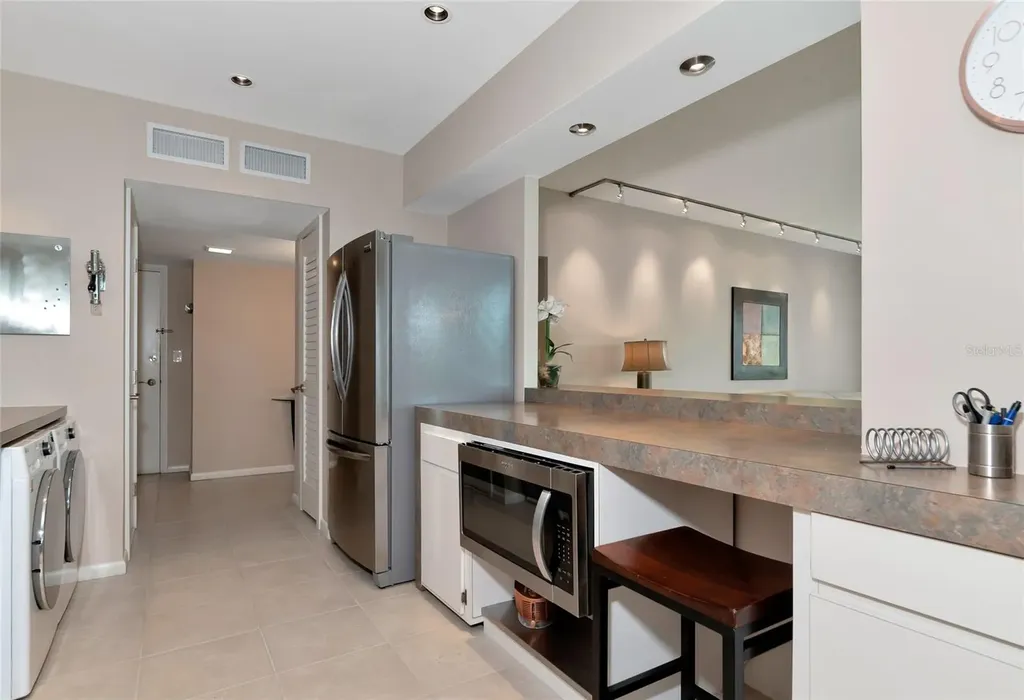 1111 N Gulfstream Ave #1a Avenue Sarasota FL 34236