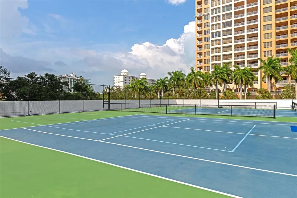 1111 N Gulfstream Ave #1a Avenue Sarasota FL 34236