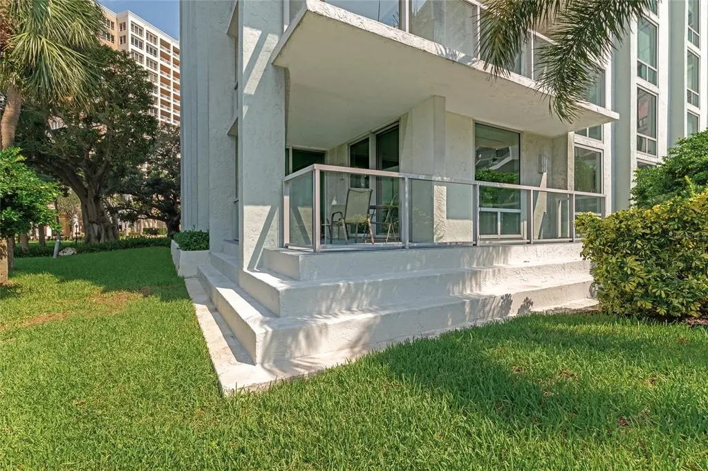 1111 N Gulfstream Ave #1a Avenue Sarasota FL 34236