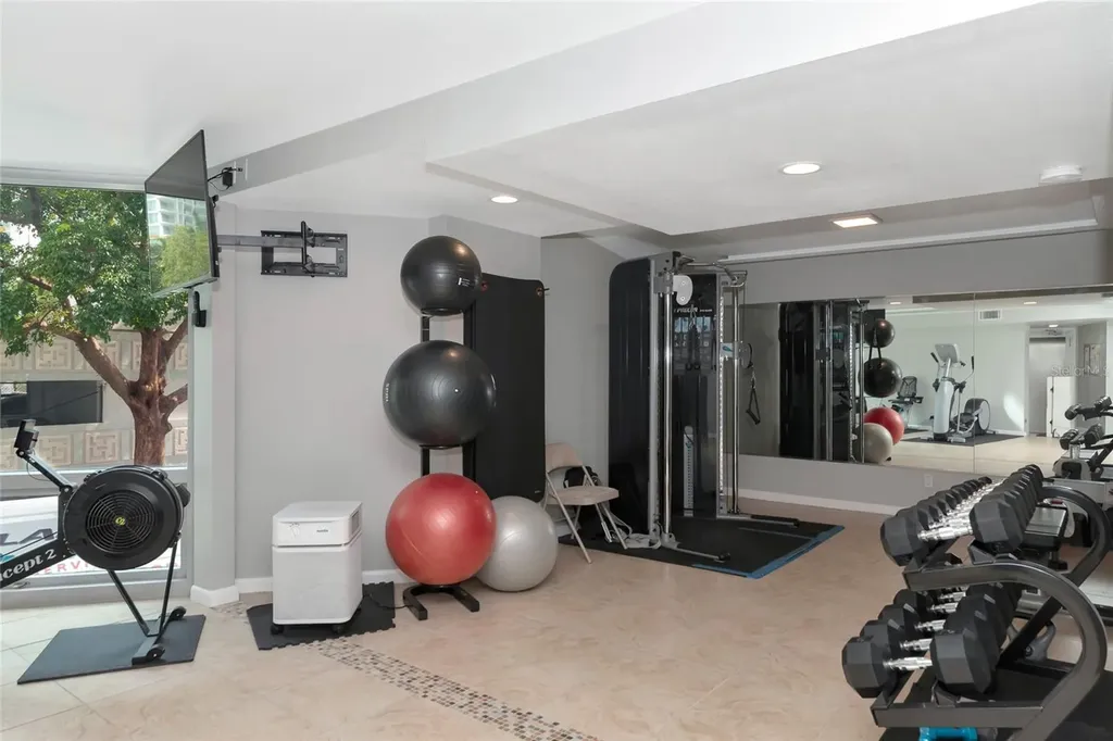 1111 N Gulfstream Ave #1a Avenue Sarasota FL 34236