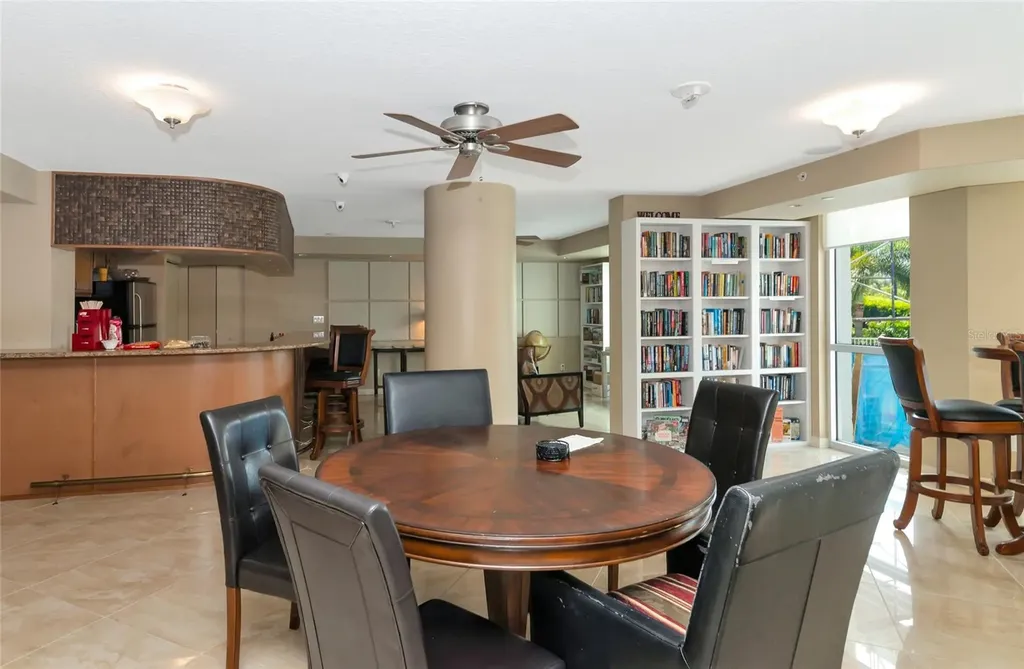 1111 N Gulfstream Ave #1a Avenue Sarasota FL 34236