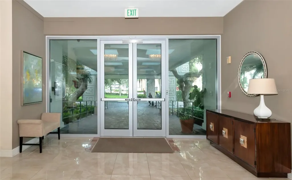 1111 N Gulfstream Ave #1a Avenue Sarasota FL 34236