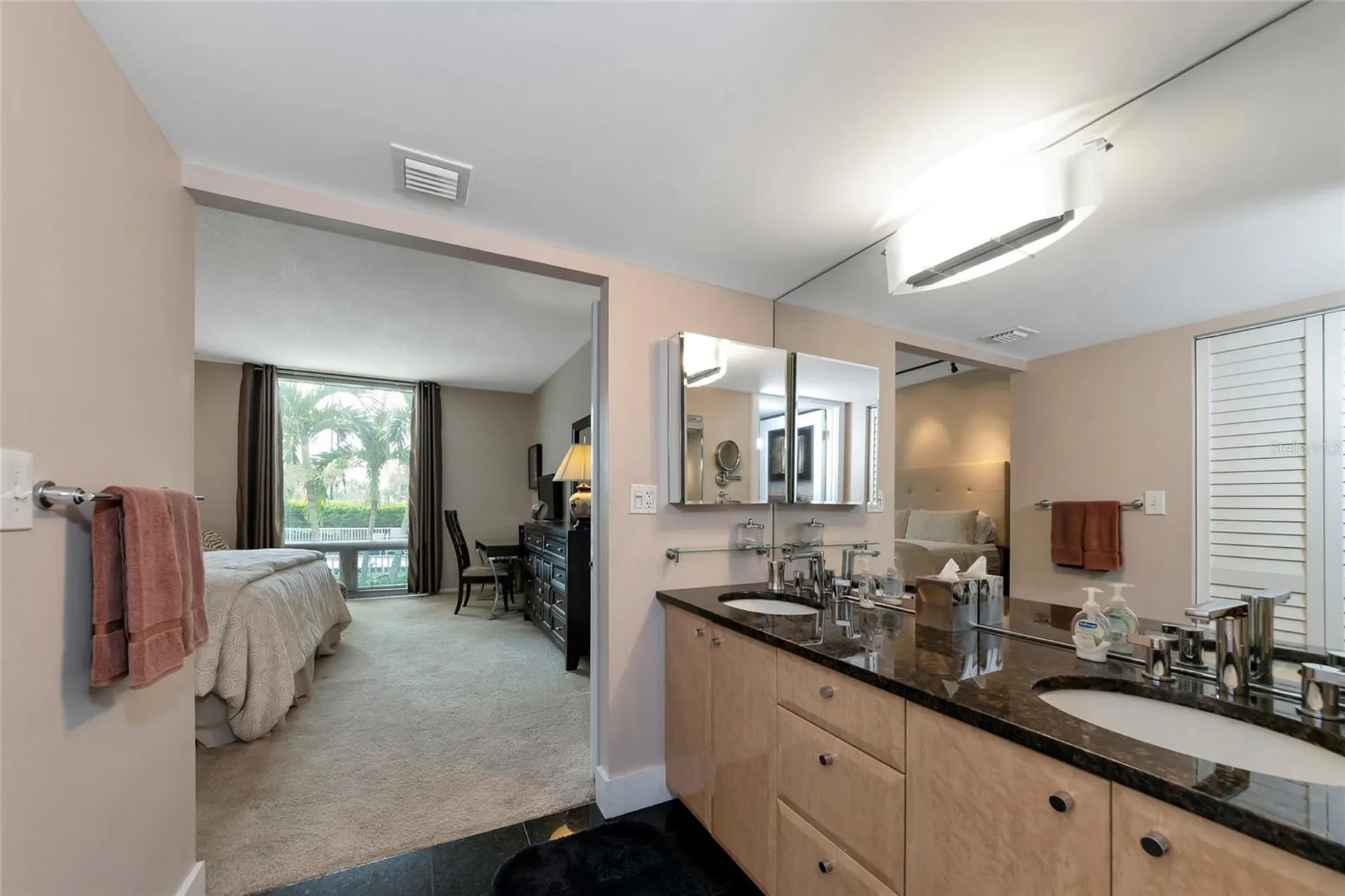 1111 N Gulfstream Ave #1a Avenue Sarasota FL 34236