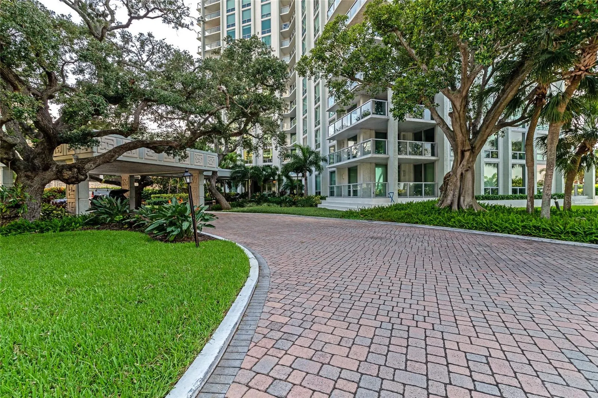 1111 N Gulfstream Ave #1a Avenue Sarasota FL 34236