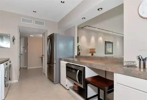 1111 N Gulfstream Ave #1a Avenue Sarasota FL 34236