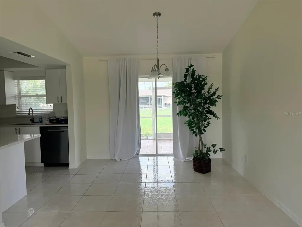2136 SE 1st Avenue Cape Coral FL 33990