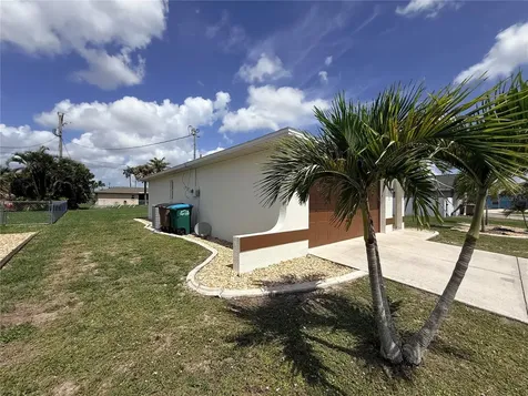 2136 SE 1st Avenue Cape Coral FL 33990