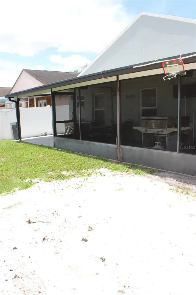 2745 Palm Isle Way Orlando FL 32829