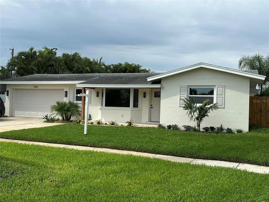 1563 Eden Isle Boulevard NE St Petersburg FL 33704