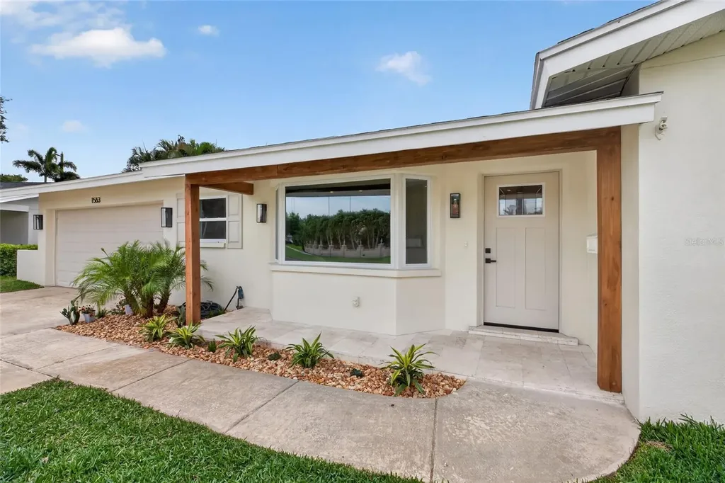 1563 Eden Isle Boulevard NE St Petersburg FL 33704
