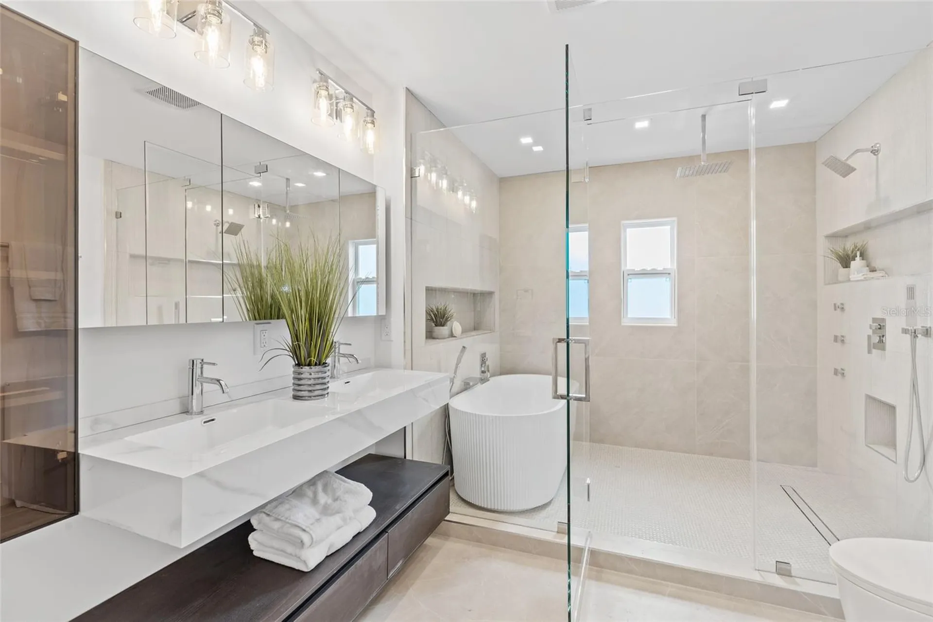 1563 Eden Isle Boulevard NE St Petersburg FL 33704