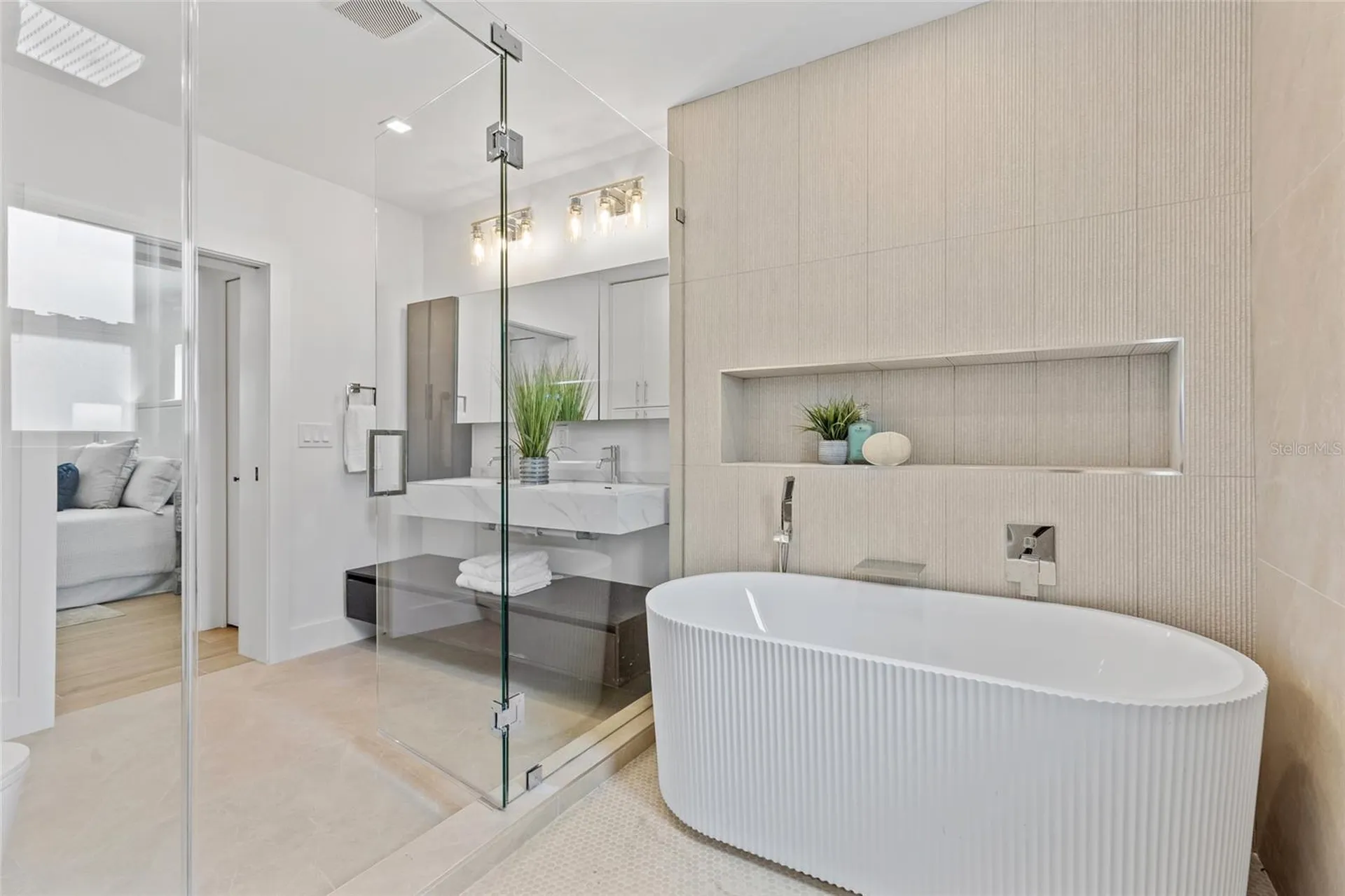 1563 Eden Isle Boulevard NE St Petersburg FL 33704