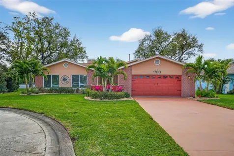1700 Glen Lakes Boulevard N St Petersburg FL 33702