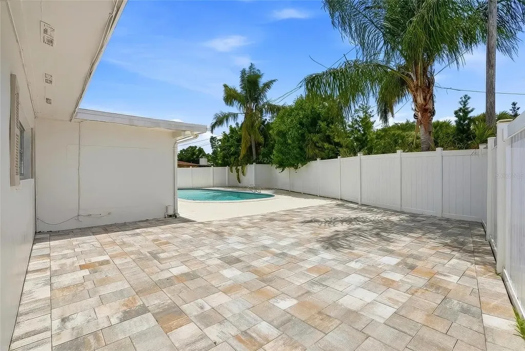 1348 Buckingham Drive Clearwater FL 33756