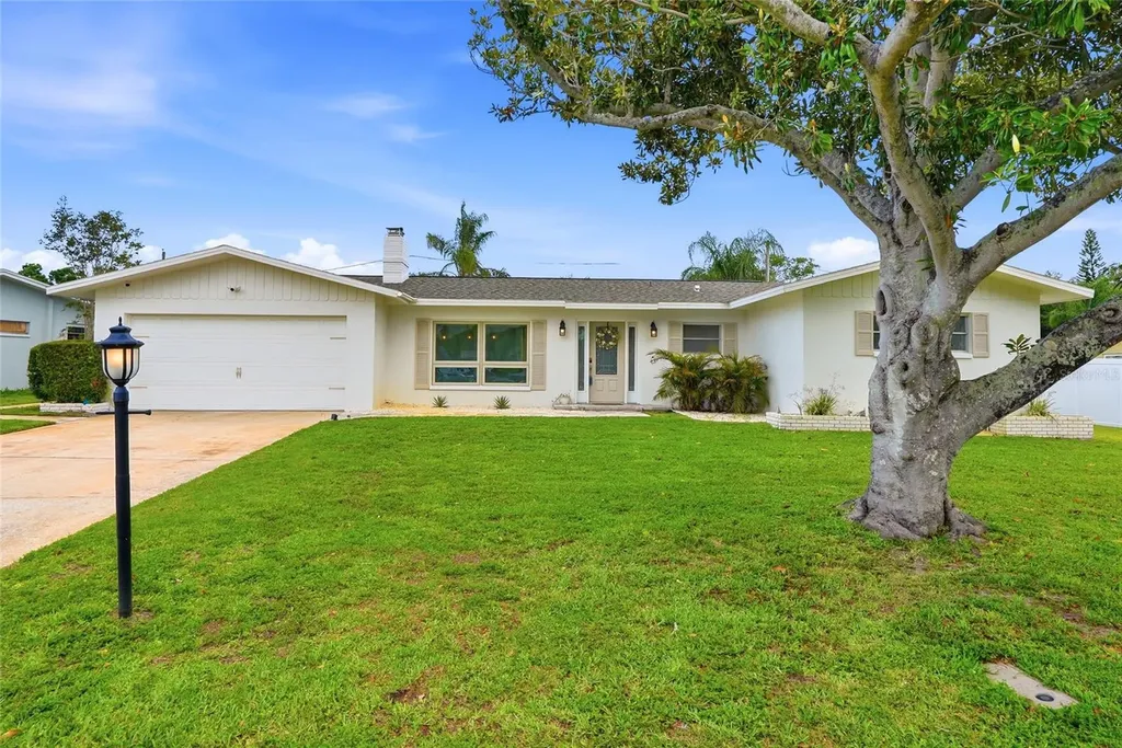 1348 Buckingham Drive Clearwater FL 33756