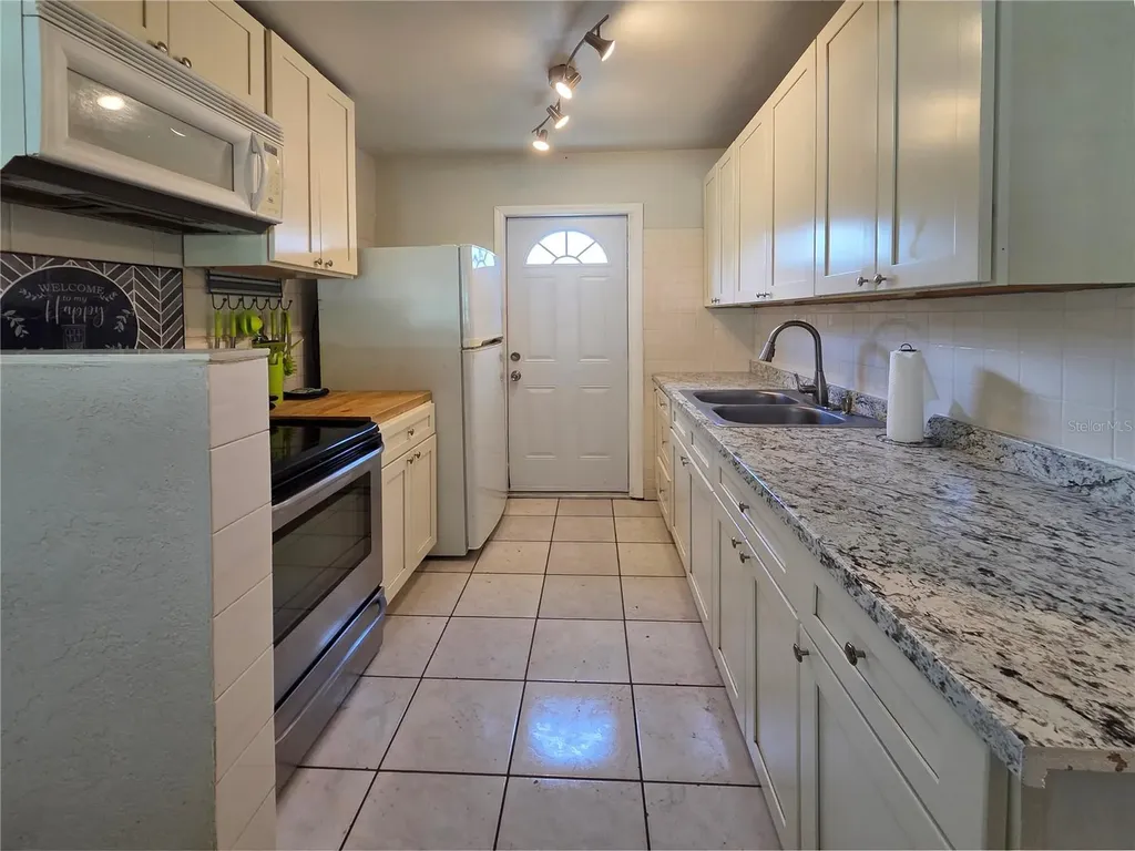 436 57th St Petersburg FL 33710