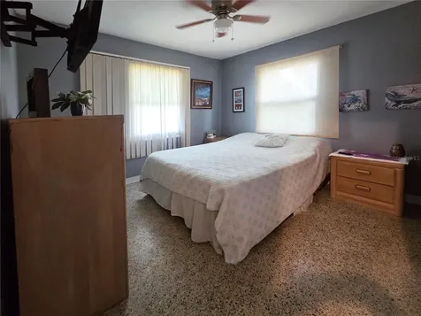 436 57th St Petersburg FL 33710