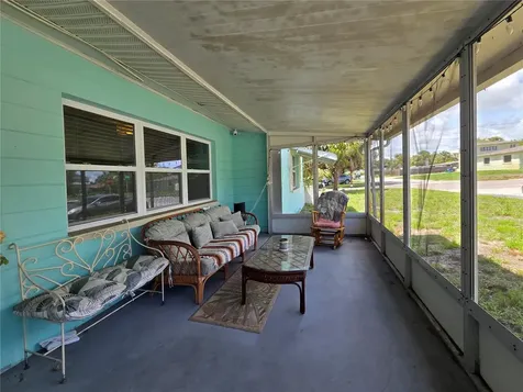 436 57th St Petersburg FL 33710