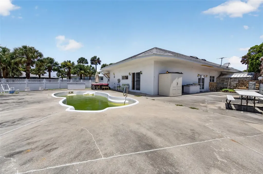 1227 Bel Aire Drive Daytona Beach FL 32118