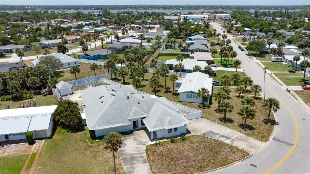 1227 Bel Aire Drive Daytona Beach FL 32118