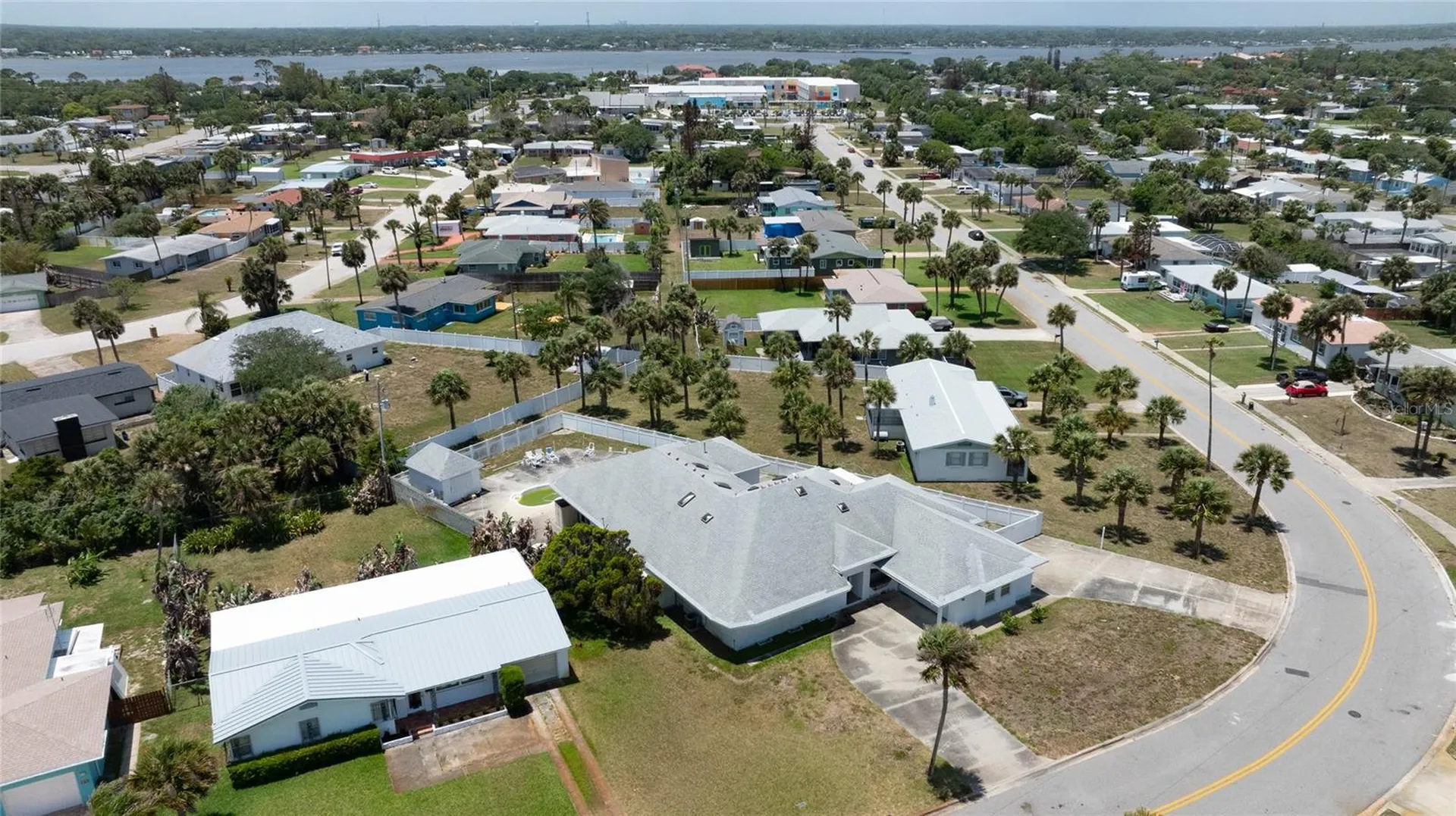 1227 Bel Aire Drive Daytona Beach FL 32118