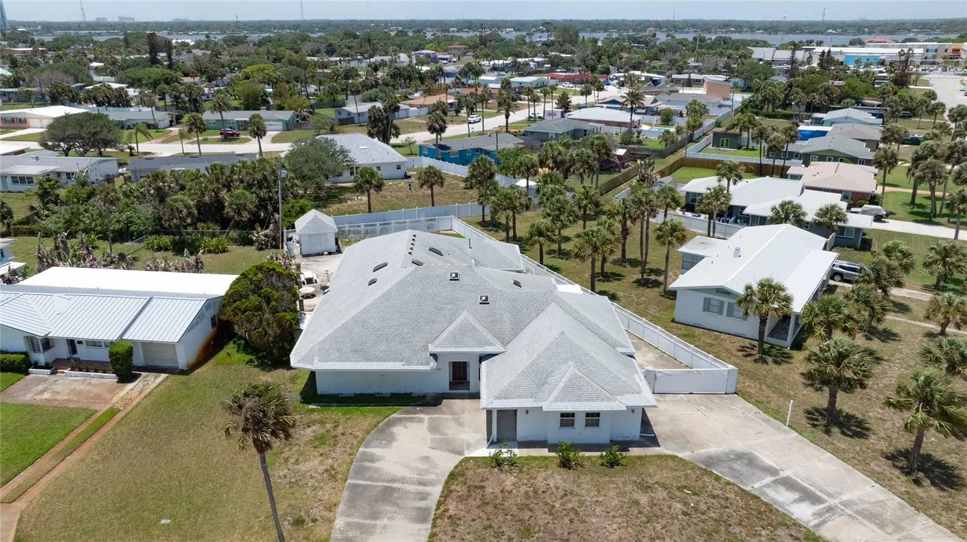 1227 Bel Aire Drive Daytona Beach FL 32118