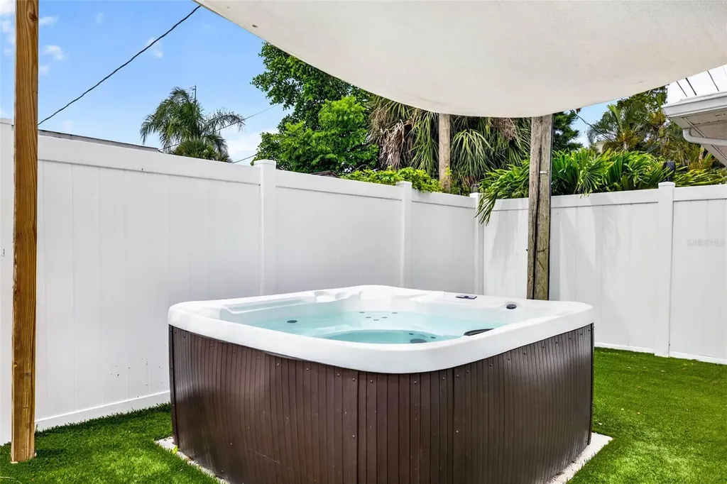 9836 52nd Terrace N St Petersburg FL 33708
