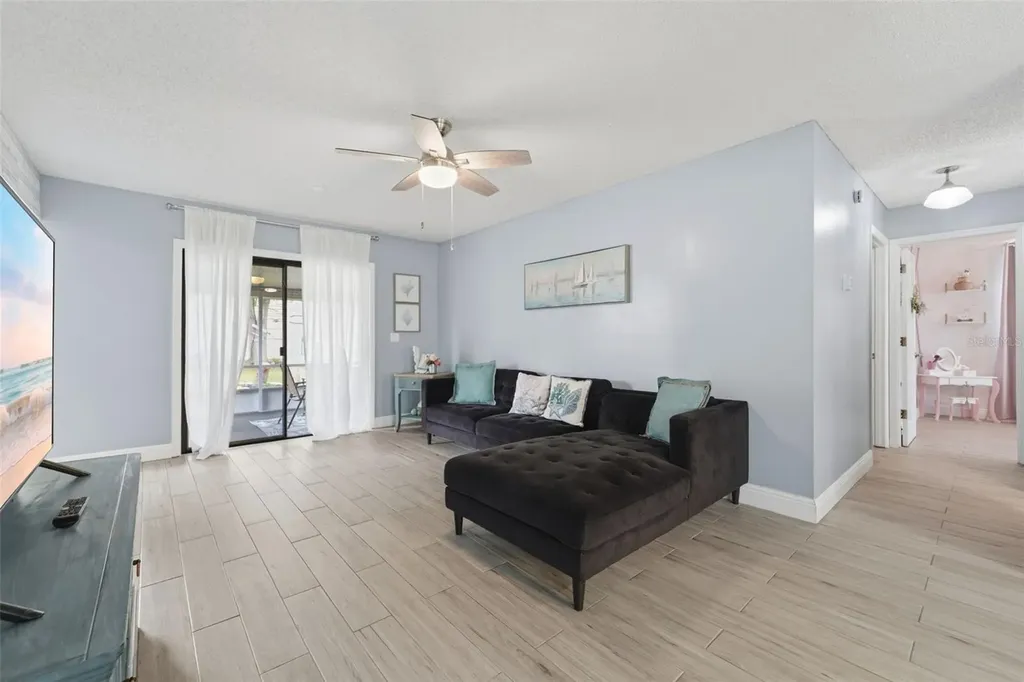 1248 W Embassy Drive Deltona FL 32725