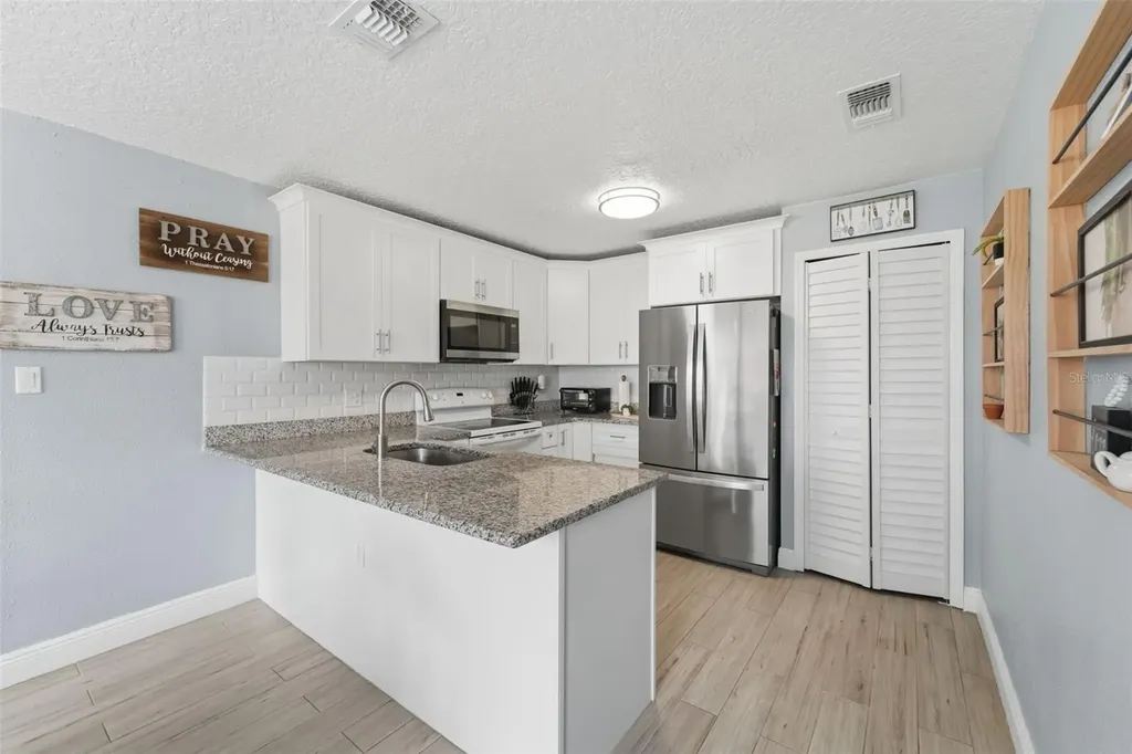 1248 W Embassy Drive Deltona FL 32725