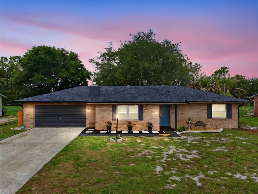 1248 W Embassy Drive Deltona FL 32725