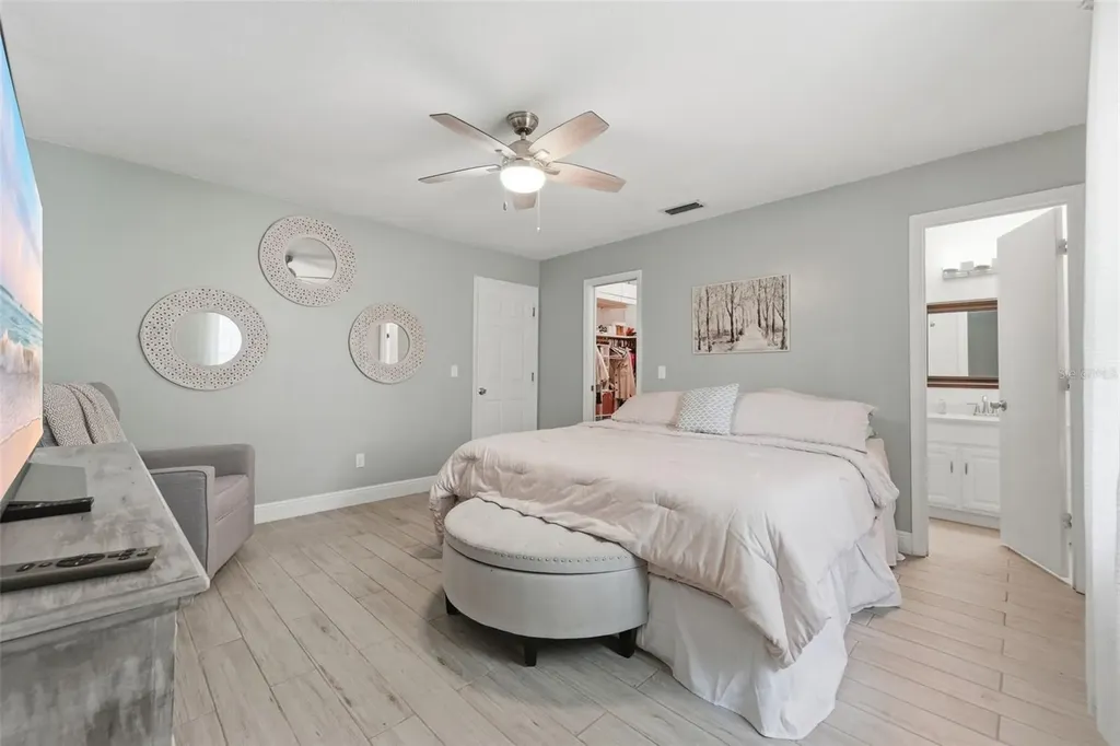 1248 W Embassy Drive Deltona FL 32725