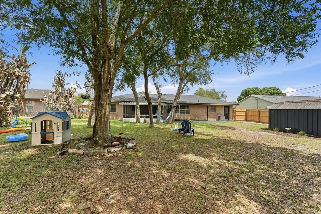 1248 W Embassy Drive Deltona FL 32725