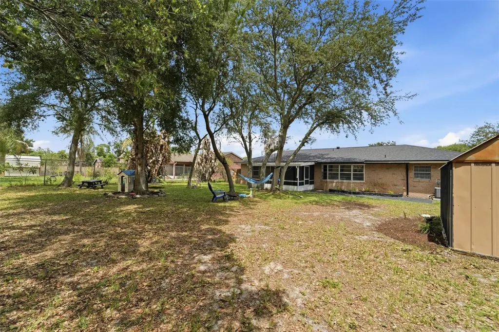 1248 W Embassy Drive Deltona FL 32725