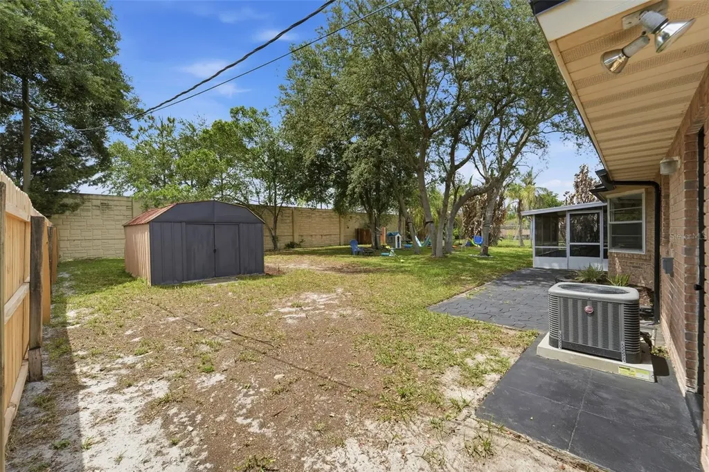 1248 W Embassy Drive Deltona FL 32725